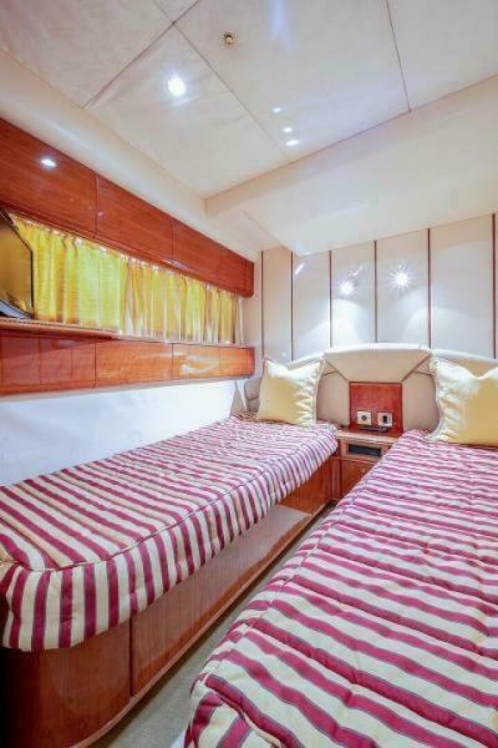 OCTOBER PRINCESS 72ft Viking Sport Cruisers Yacht For Sale