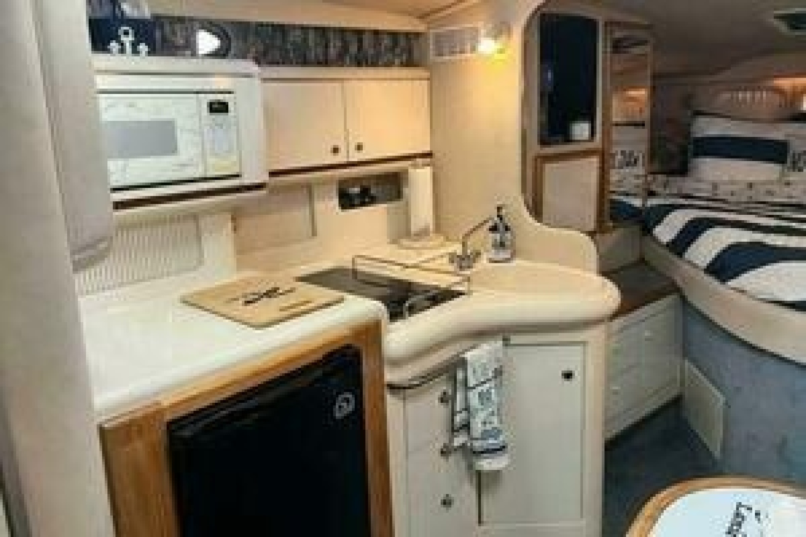Skeleton Crue 37ft Sea Ray Yacht For Sale Skeleton Crue 37ft Sea Ray Yacht For Sale