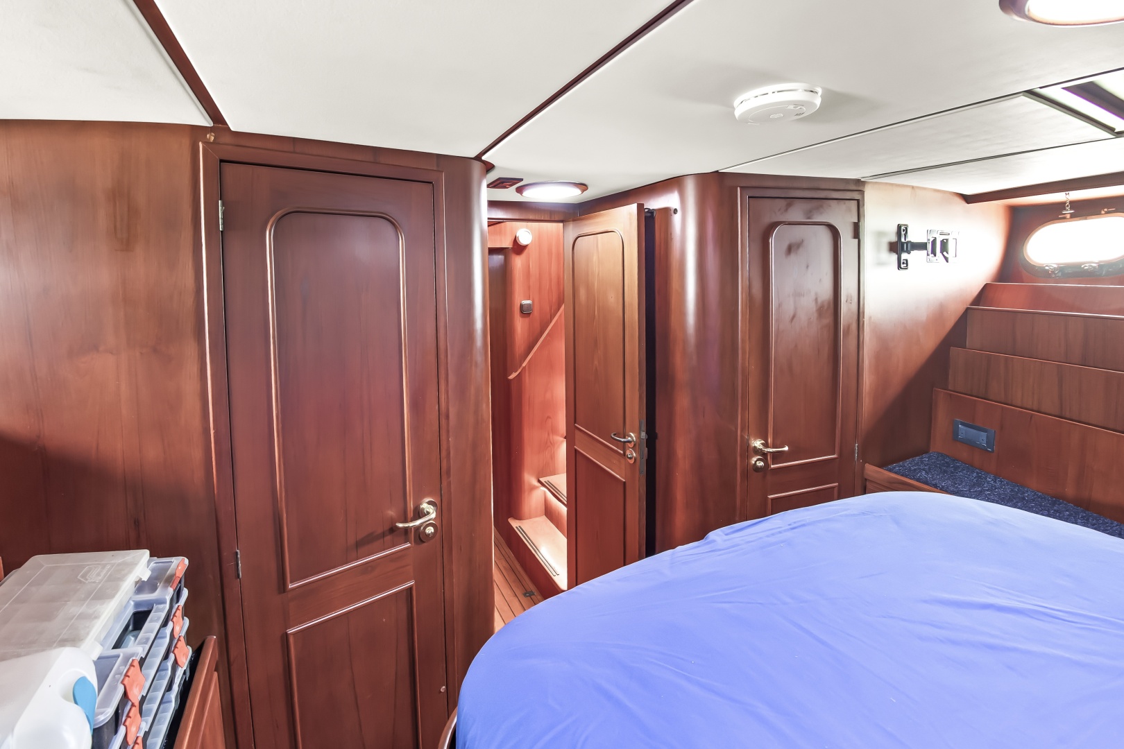 4 Umbrellas 78ft Jongert Yacht For Sale