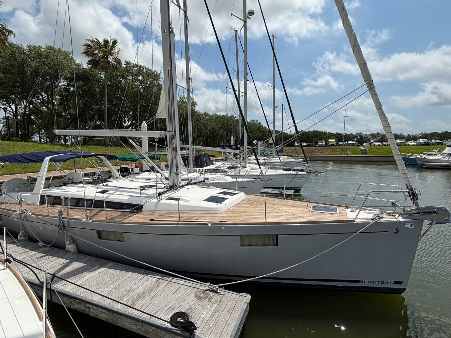 48ft Beneteau Yacht For Sale