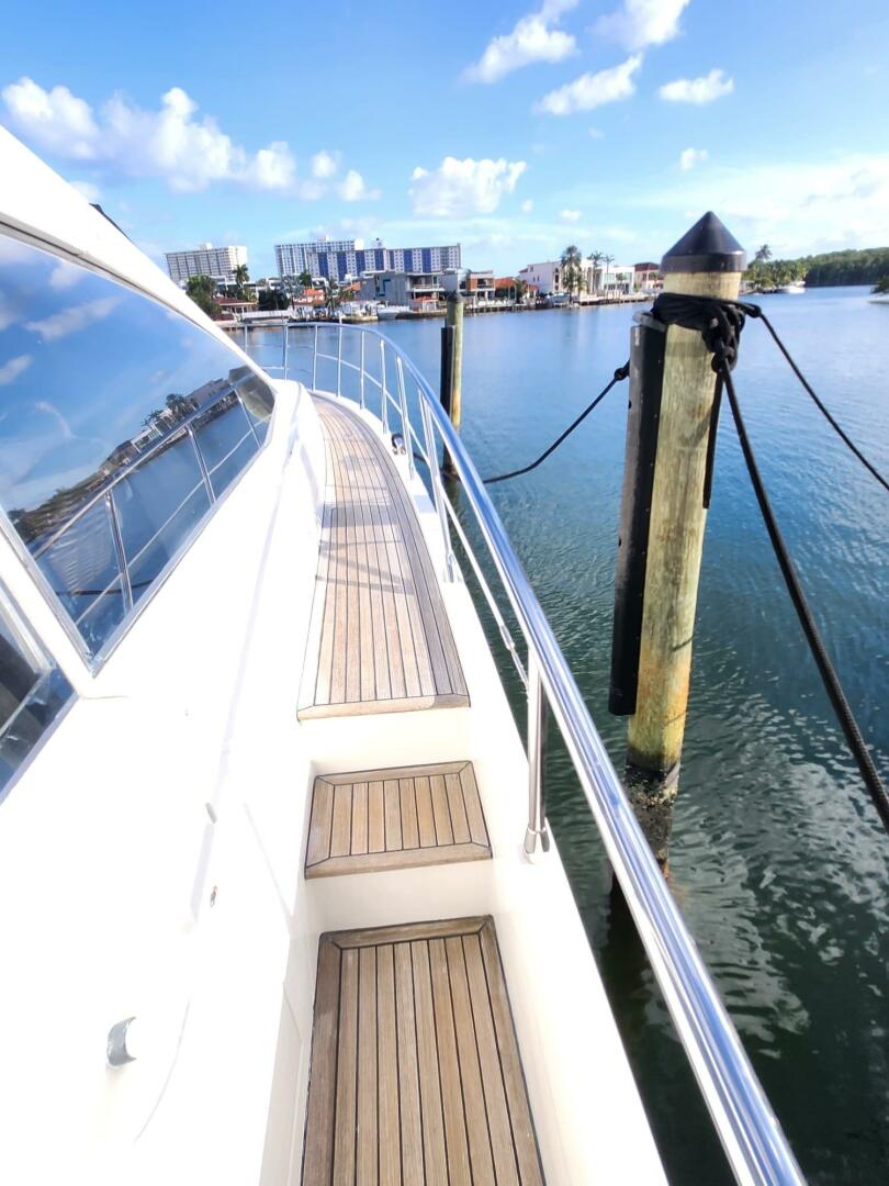 70ft Azimut Yacht For Sale