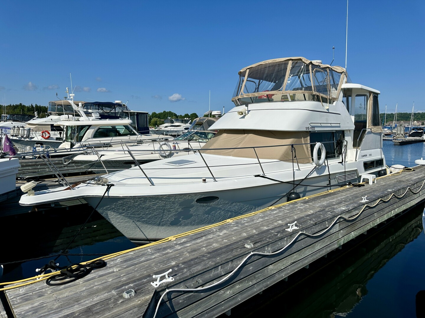 35ft Carver Yacht For Sale