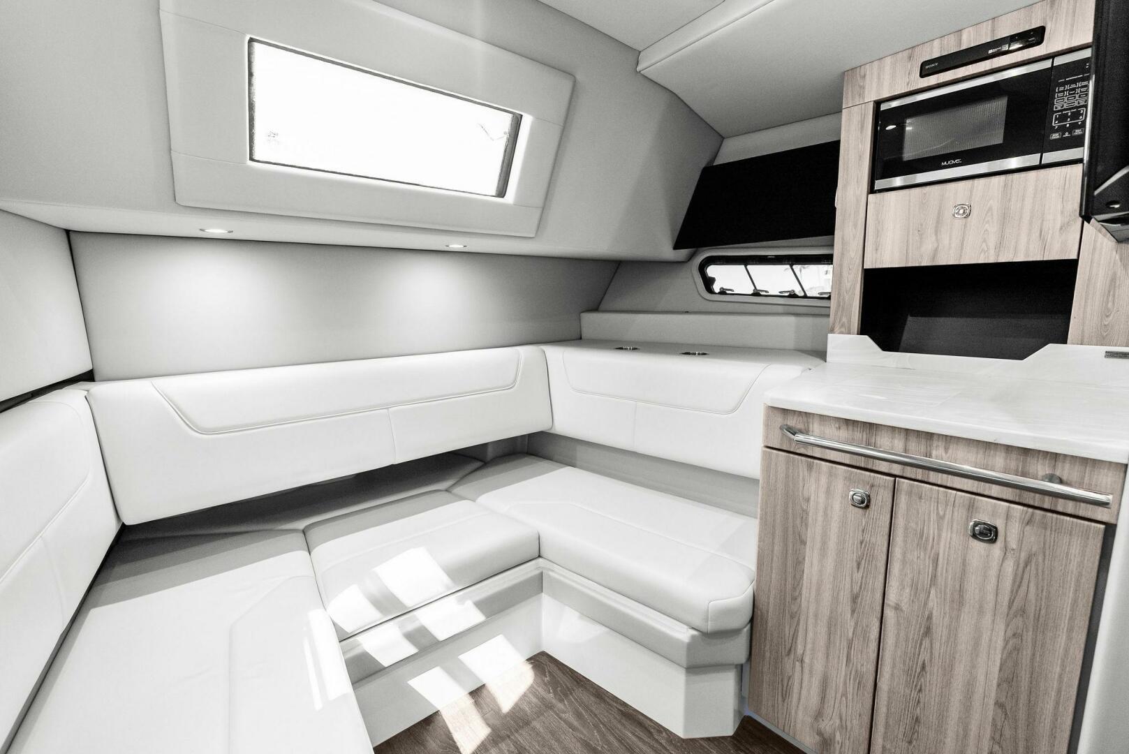 Motorboatin 38ft Formula Yacht For Sale