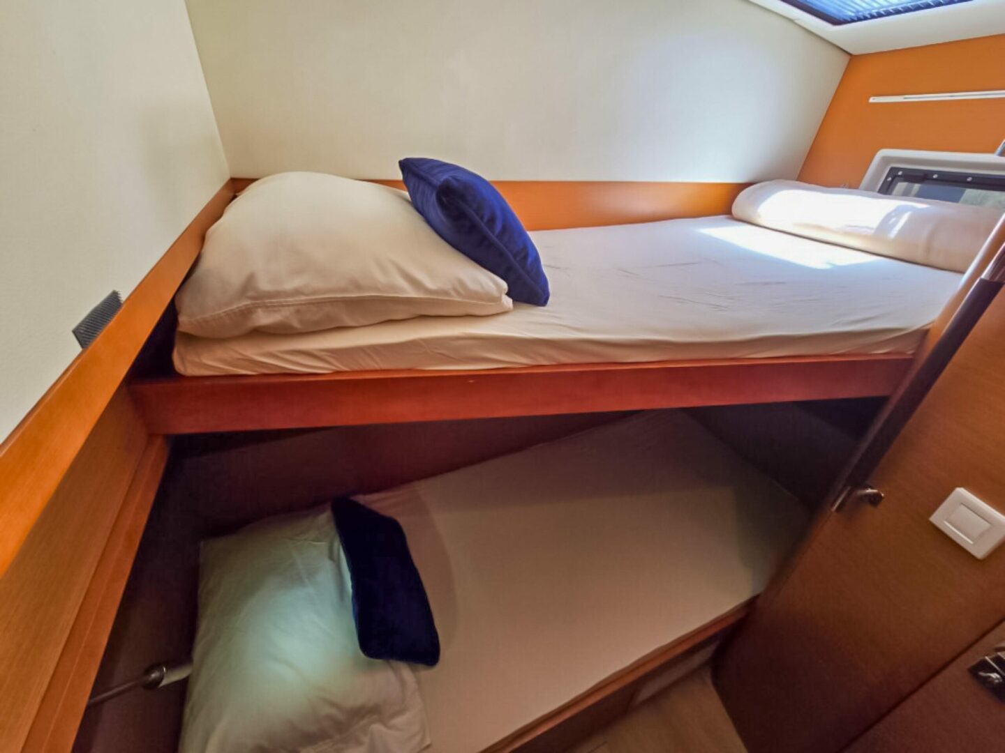 56ft Lagoon Yacht For Sale