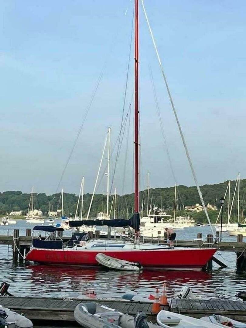1984 Beneteau First 42