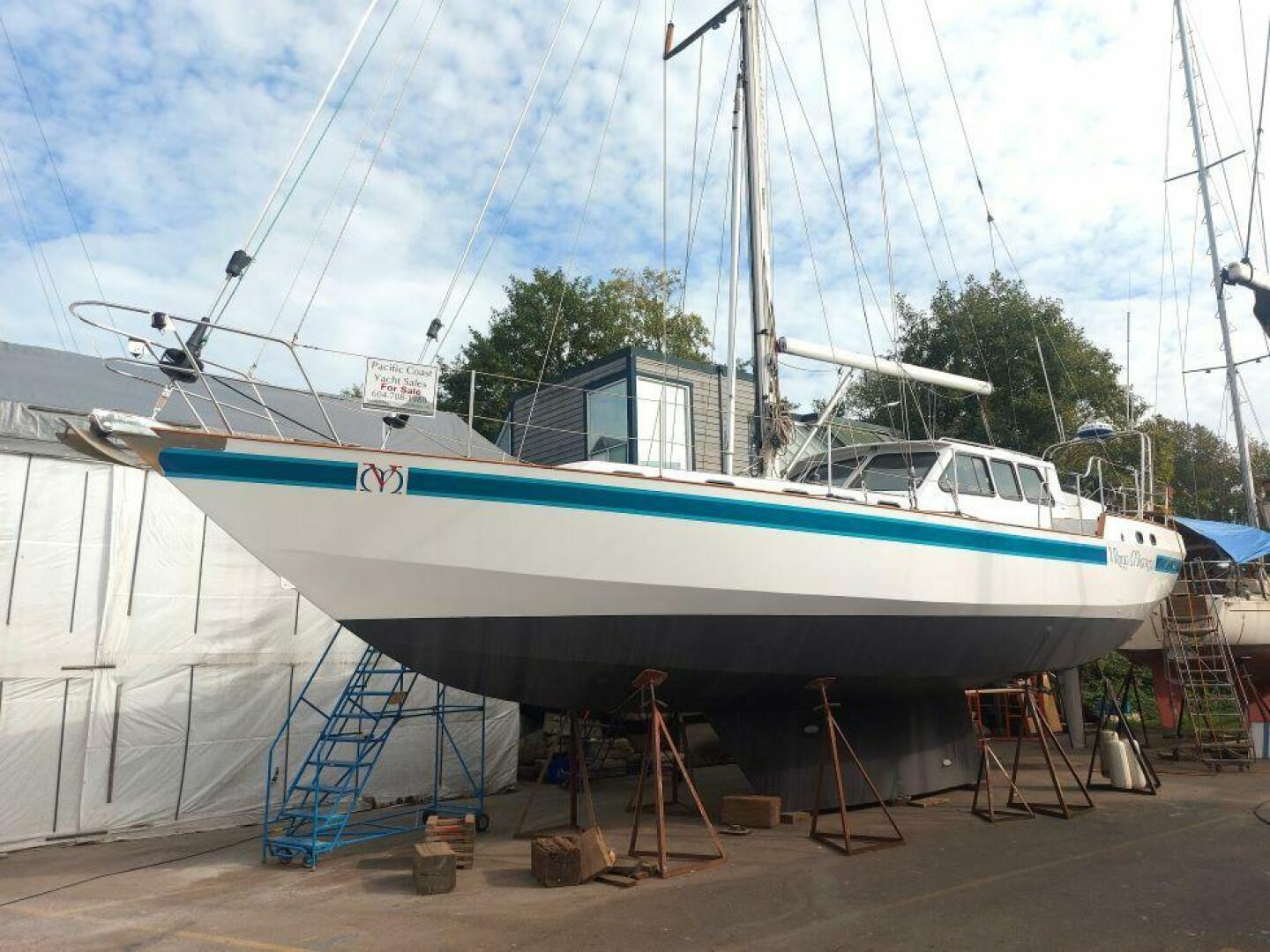 Viking Mistress 53ft Roberts Yacht For Sale