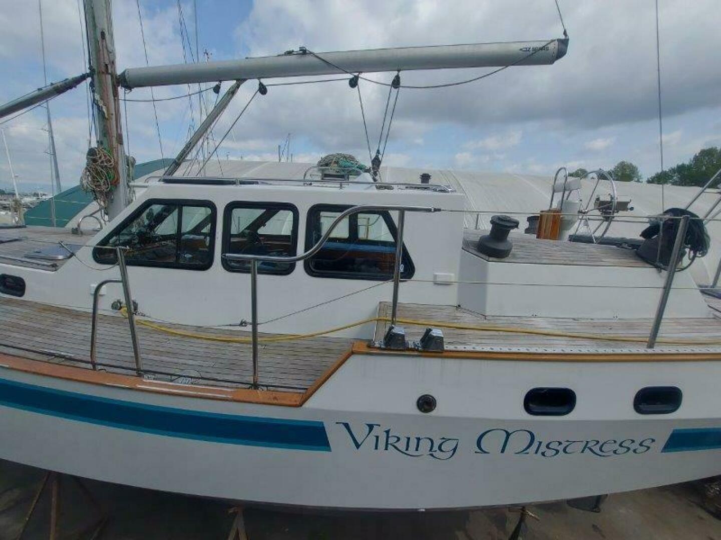Viking Mistress 53ft Roberts Yacht For Sale