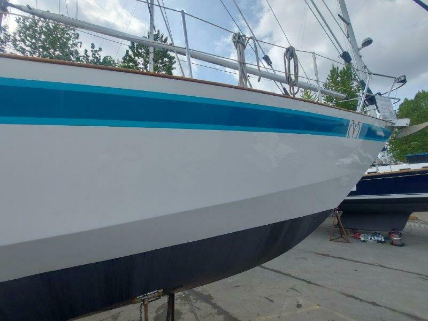 Viking Mistress 53ft Roberts Yacht For Sale