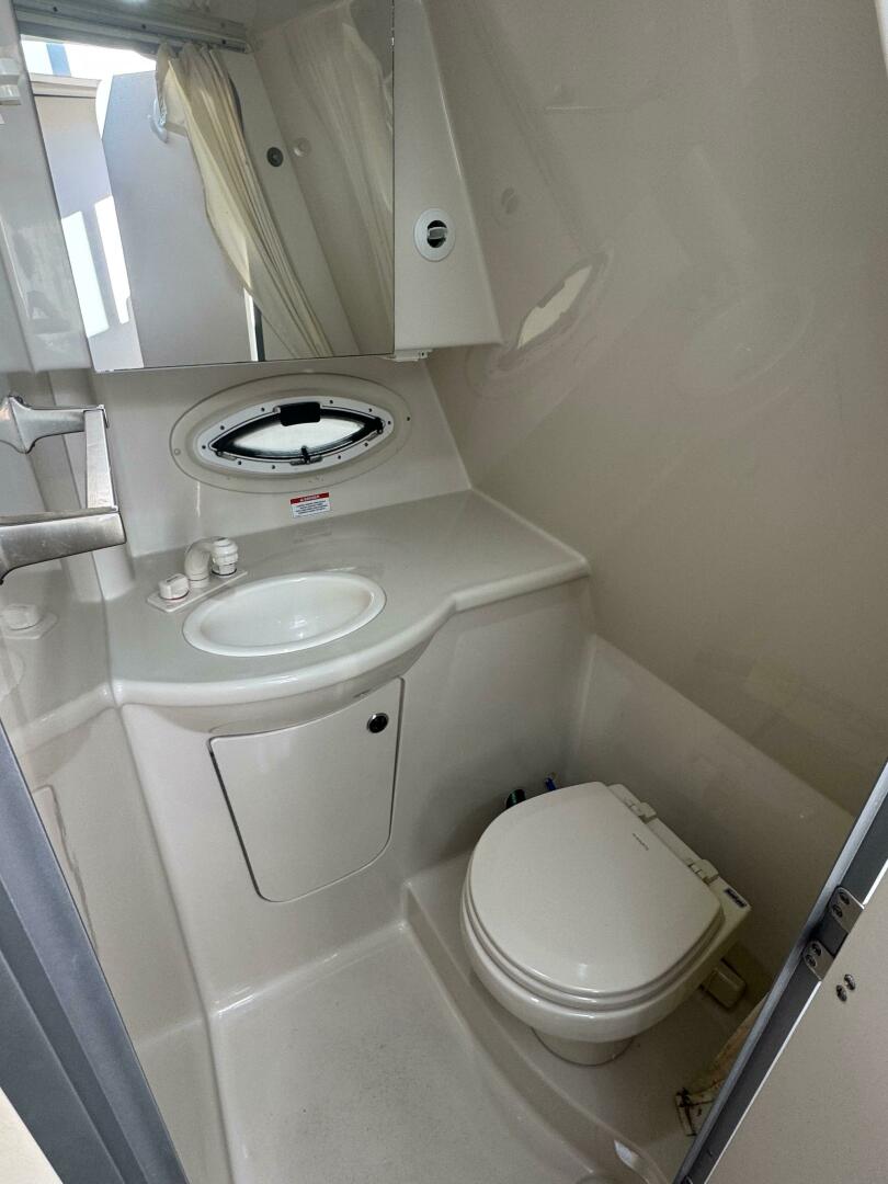 28ft Bayliner Yacht For Sale