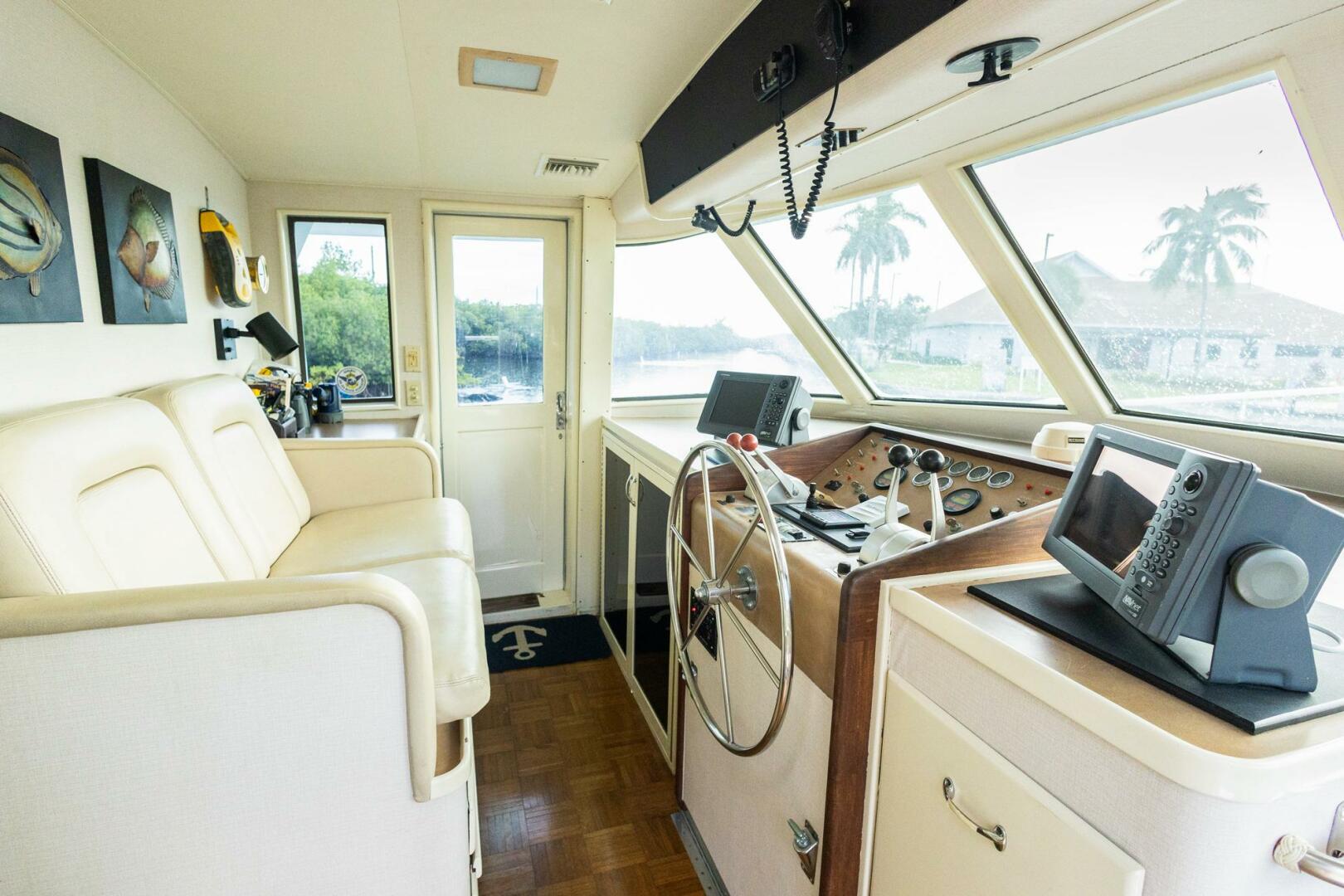 JUNKANOO 70ft Hatteras Yacht For Sale