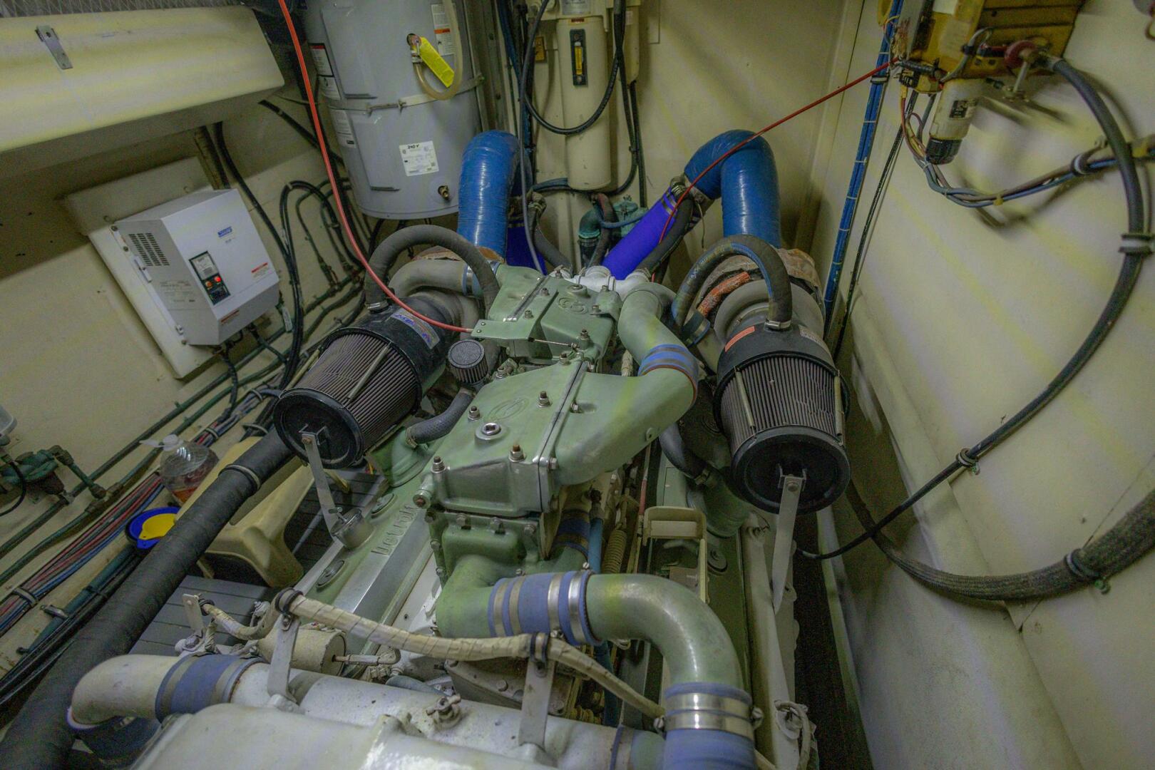 Picture of JUNKANOO Hatteras 70' 70 Cockpit Motor Yacht  - 5686906 