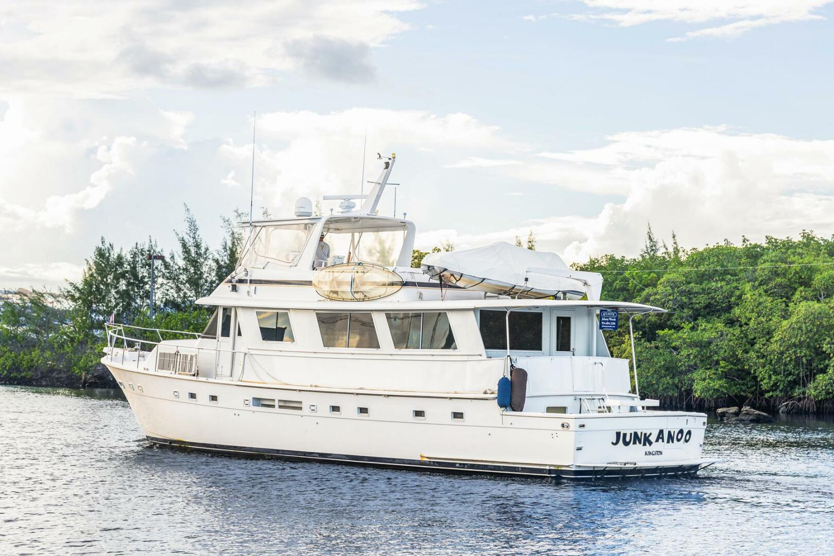 JUNKANOO 70ft Hatteras Yacht For Sale