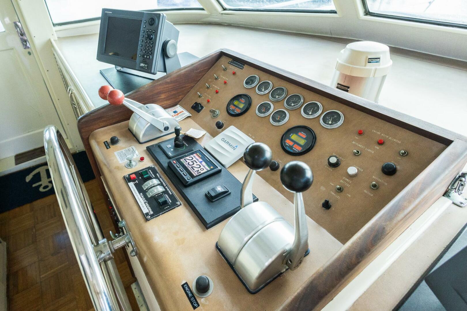 JUNKANOO 70ft Hatteras Yacht For Sale