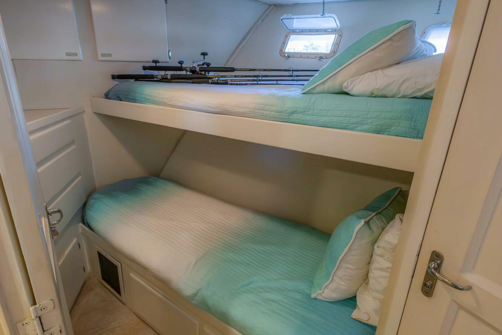 JUNKANOO 70ft Hatteras Yacht For Sale