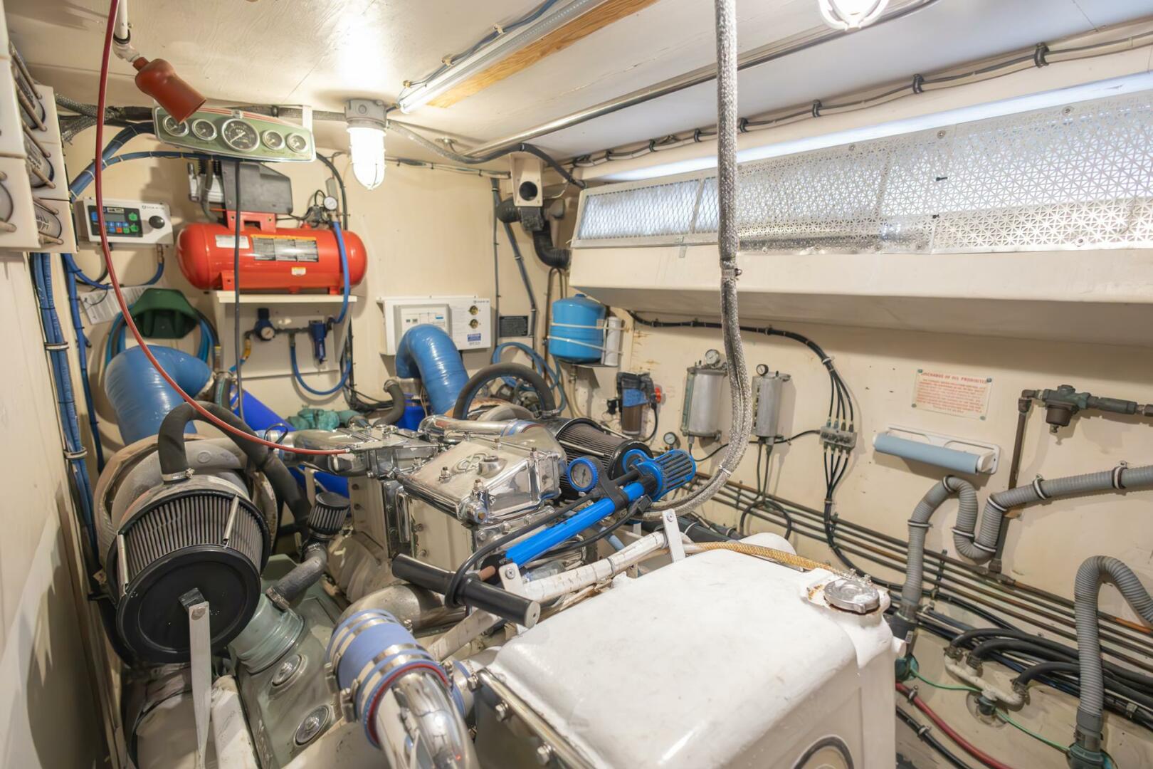 70ft Hatteras Yacht For Sale 70ft Hatteras Yacht For Sale