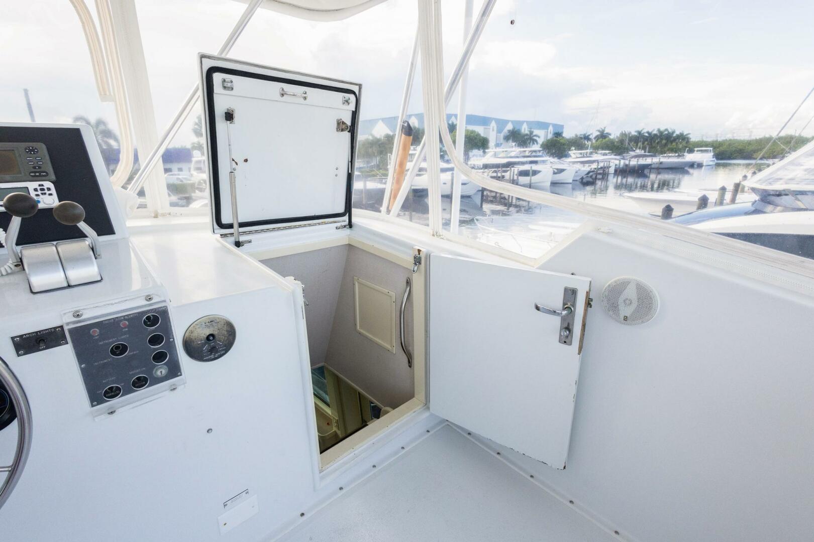 JUNKANOO 70ft Hatteras Yacht For Sale