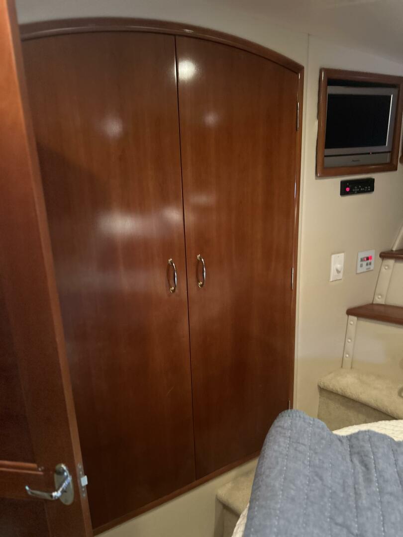 46ft Carver Yacht For Sale