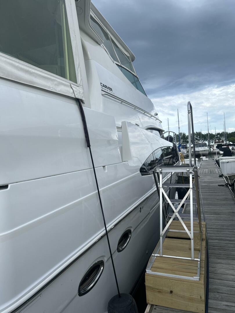 46ft Carver Yacht For Sale