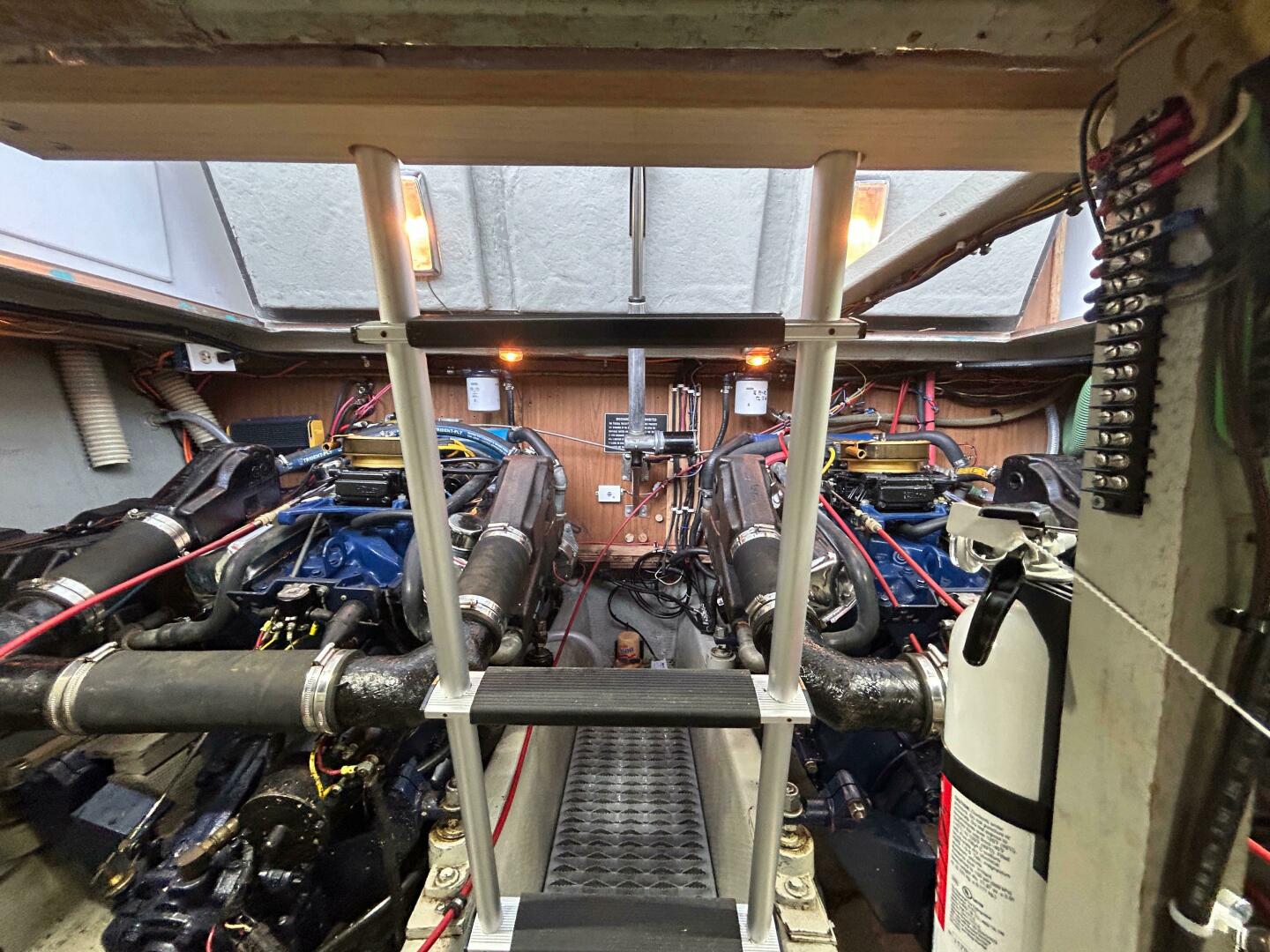 30ft Tollycraft Yacht For Sale