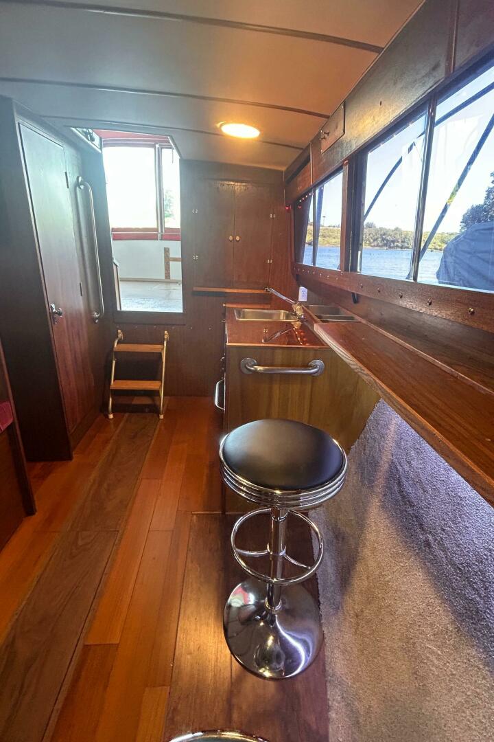30ft Tollycraft Yacht For Sale