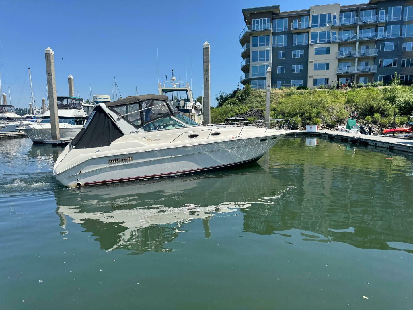33ft Sea Ray Yacht For Sale