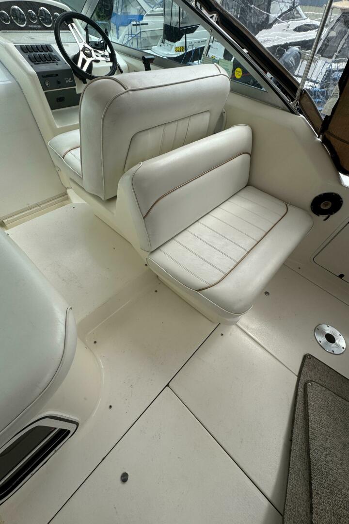 27ft Sea Ray Yacht For Sale