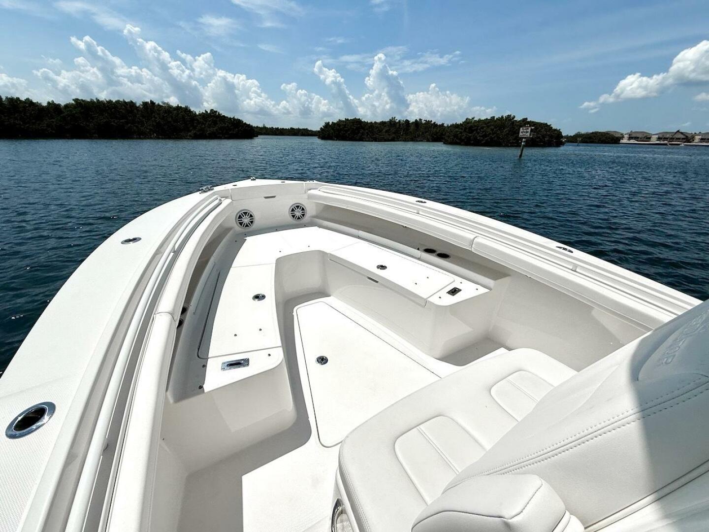 2024 Regulator 23 Bow