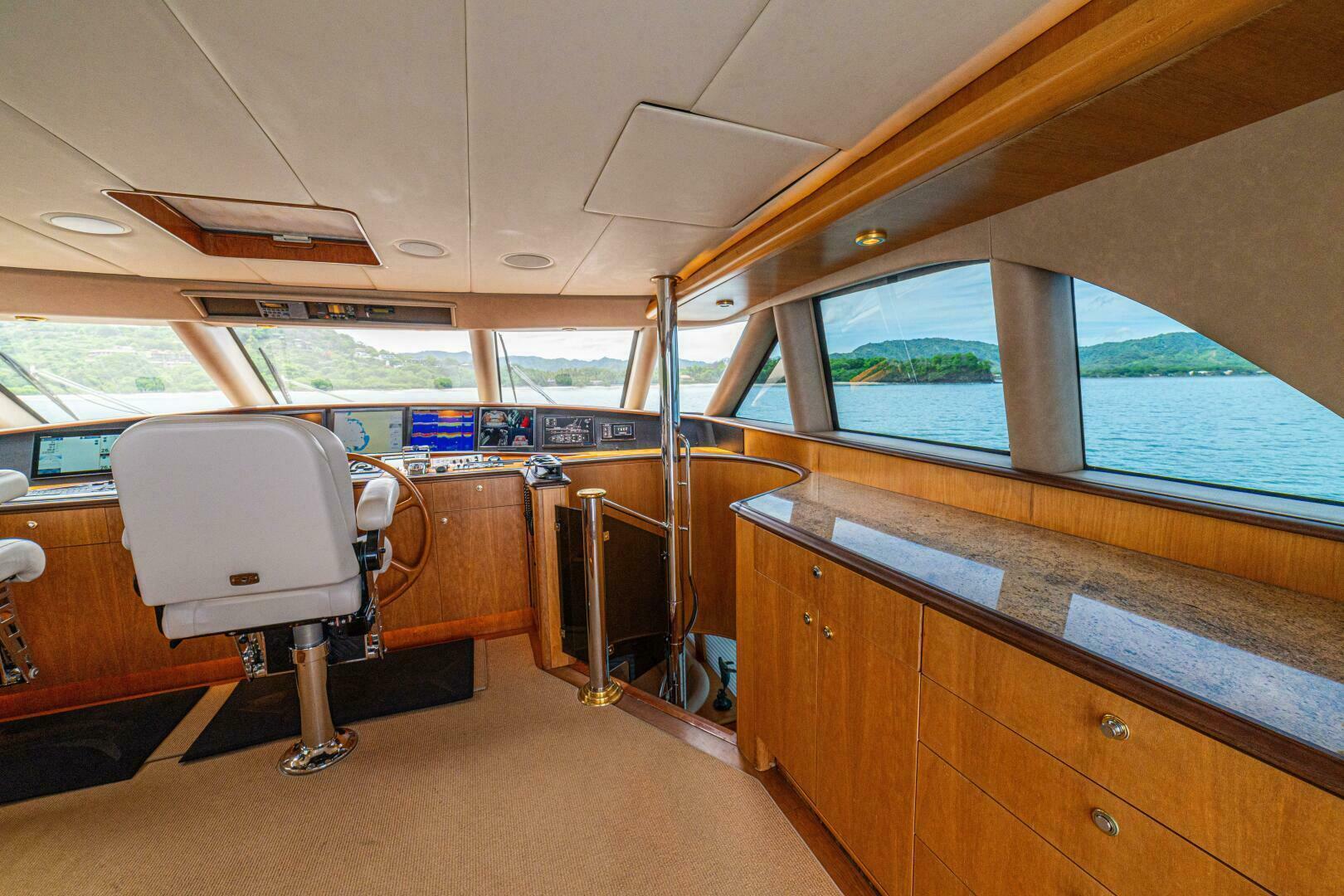 PRIMETIME 98ft Queenship Yacht For Sale