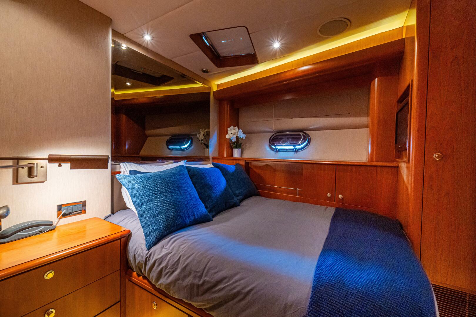 PRIMETIME 98ft Queenship Yacht For Sale