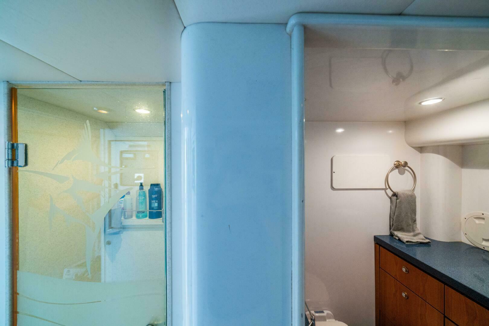PRIMETIME 98ft Queenship Yacht For Sale