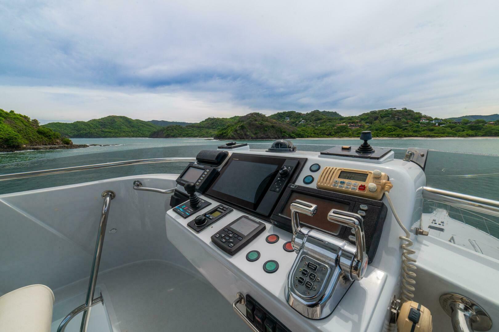 PRIMETIME 98ft Queenship Yacht For Sale