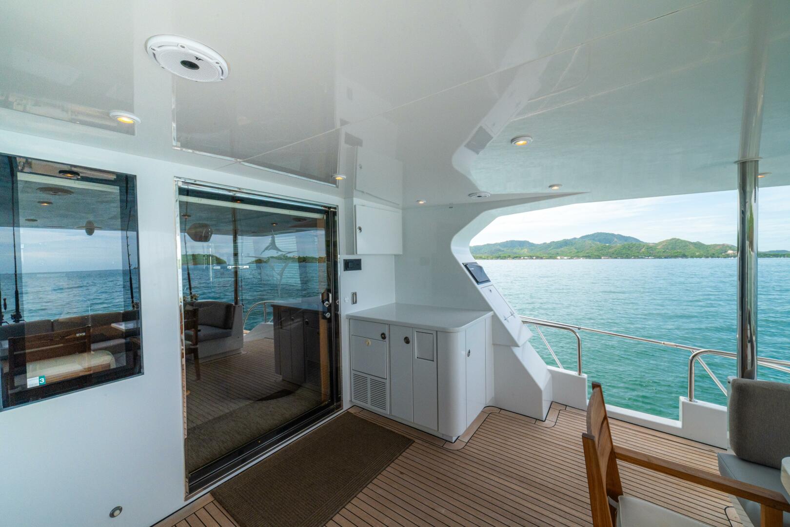 PRIMETIME 98ft Queenship Yacht For Sale