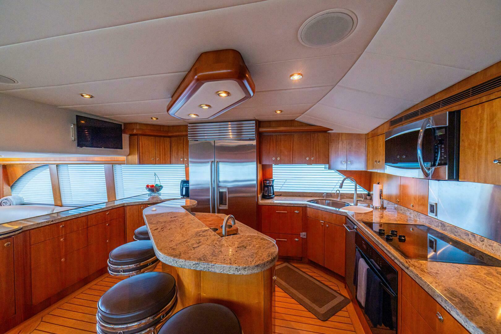 PRIMETIME 98ft Queenship Yacht For Sale