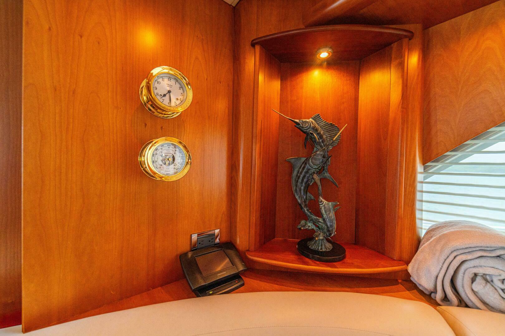 PRIMETIME 98ft Queenship Yacht For Sale