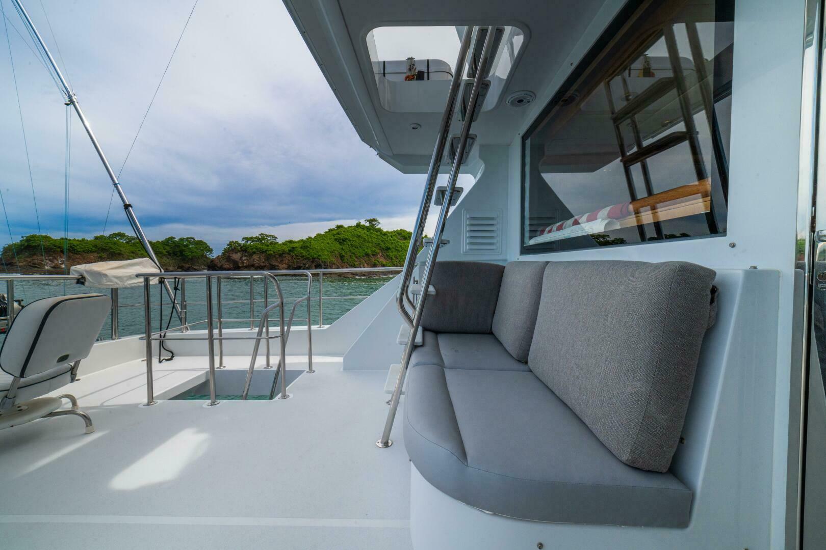 PRIMETIME 98ft Queenship Yacht For Sale