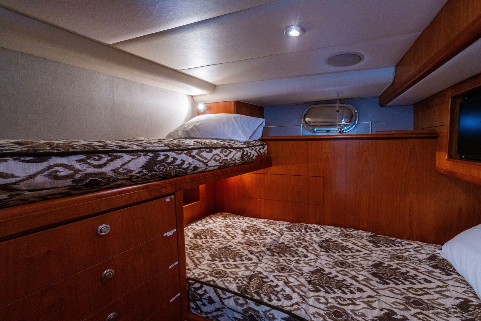 PRIMETIME 98ft Queenship Yacht For Sale