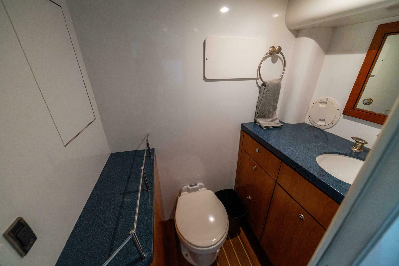 PRIMETIME 98ft Queenship Yacht For Sale