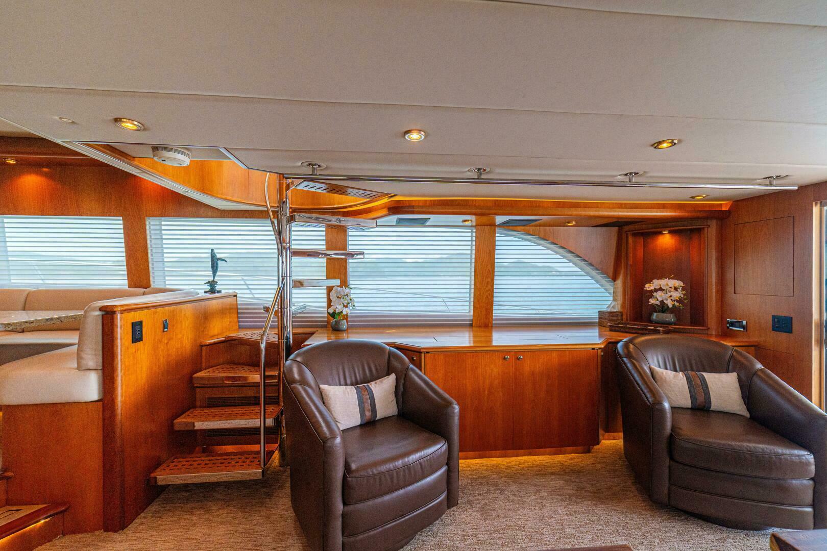 PRIMETIME 98ft Queenship Yacht For Sale