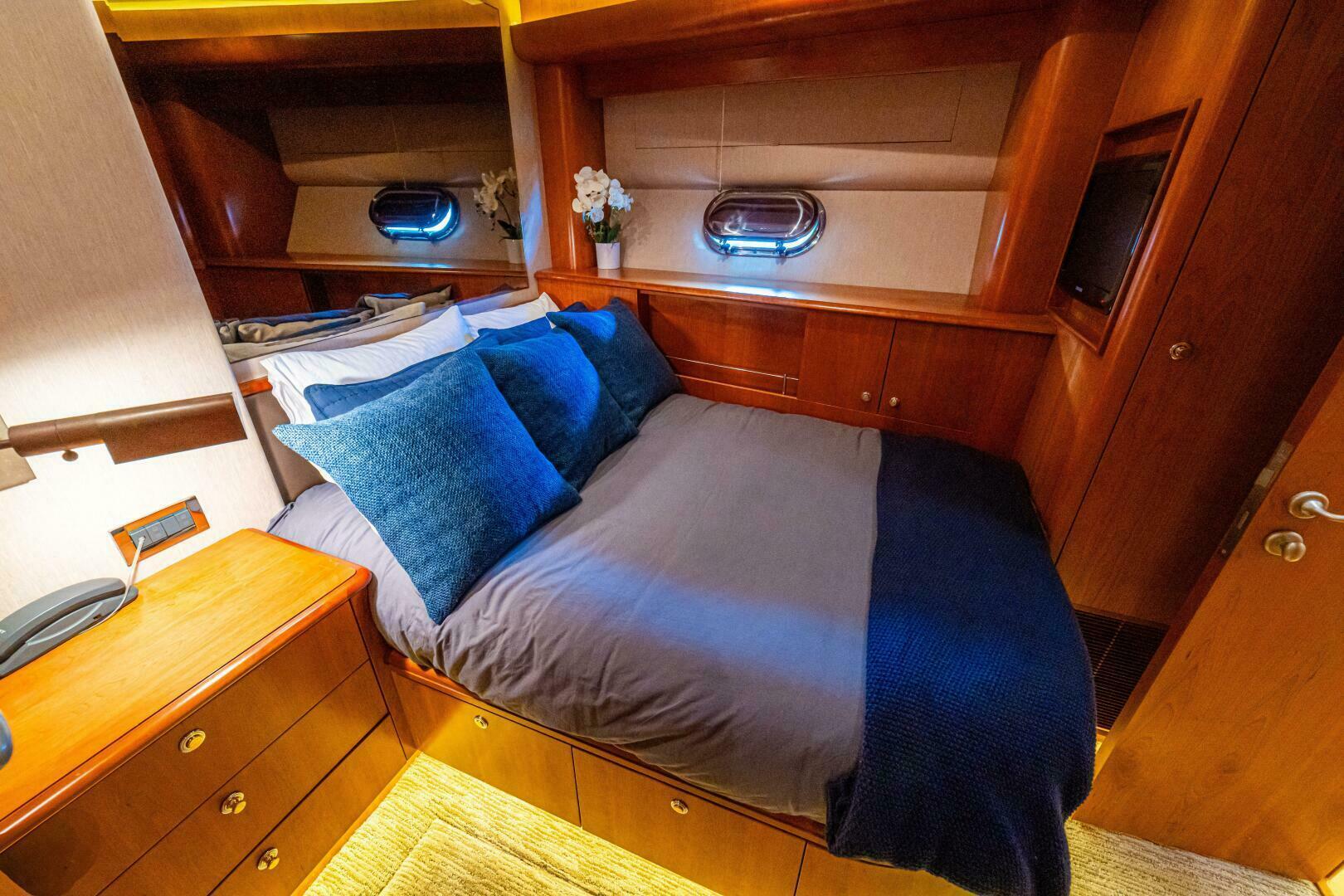 PRIMETIME 98ft Queenship Yacht For Sale
