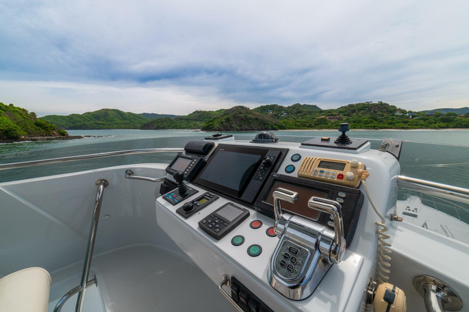 PRIMETIME 98ft Queenship Yacht For Sale