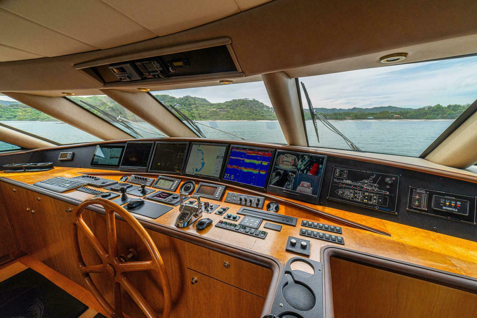 PRIMETIME 98ft Queenship Yacht For Sale