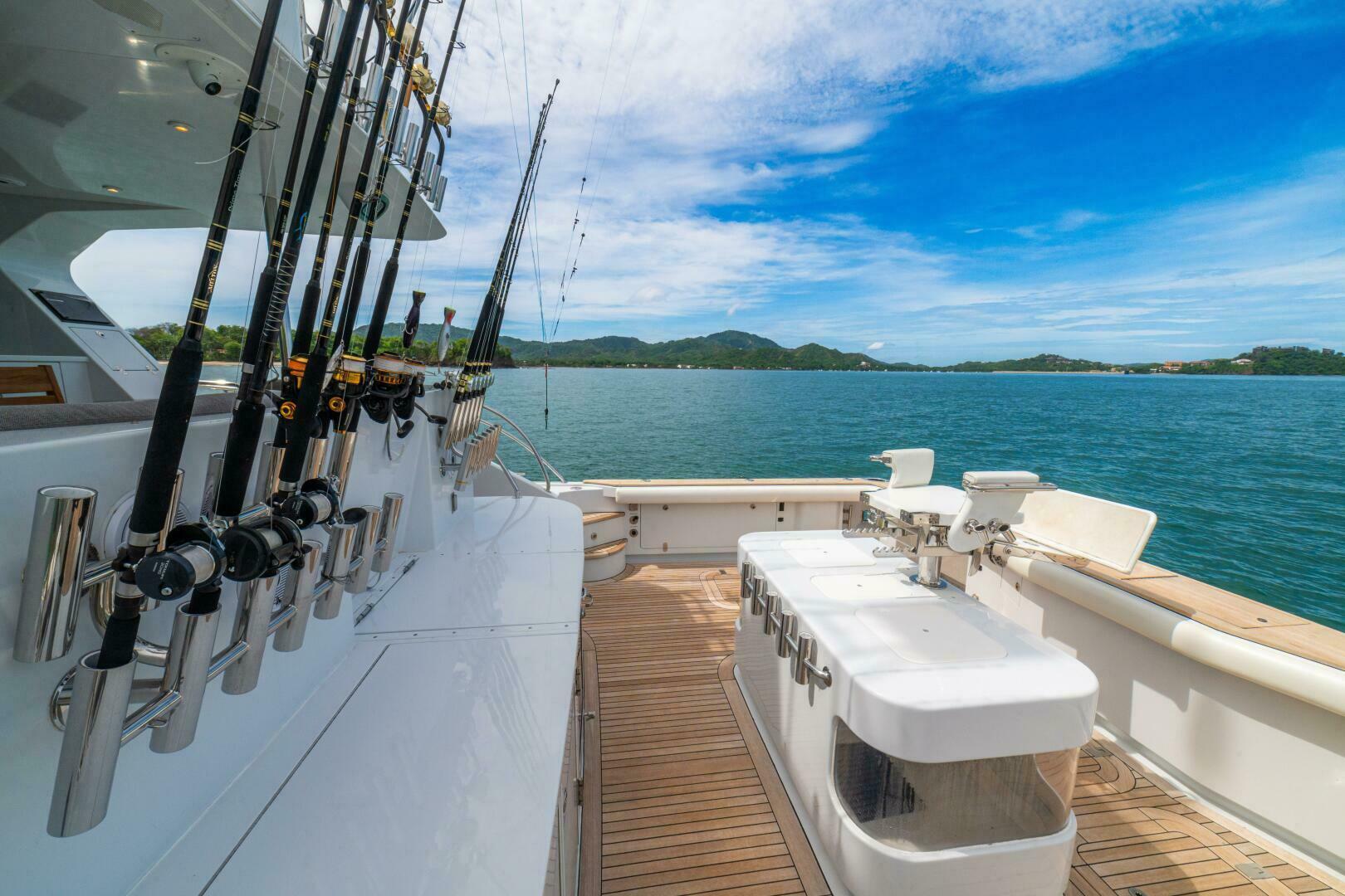 PRIMETIME 98ft Queenship Yacht For Sale