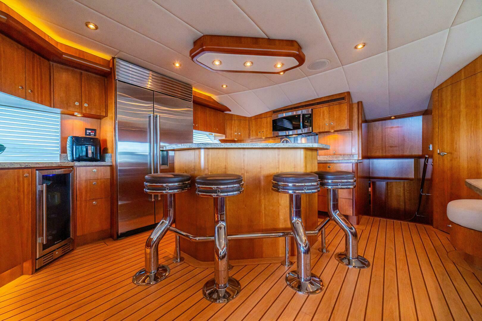 PRIMETIME 98ft Queenship Yacht For Sale