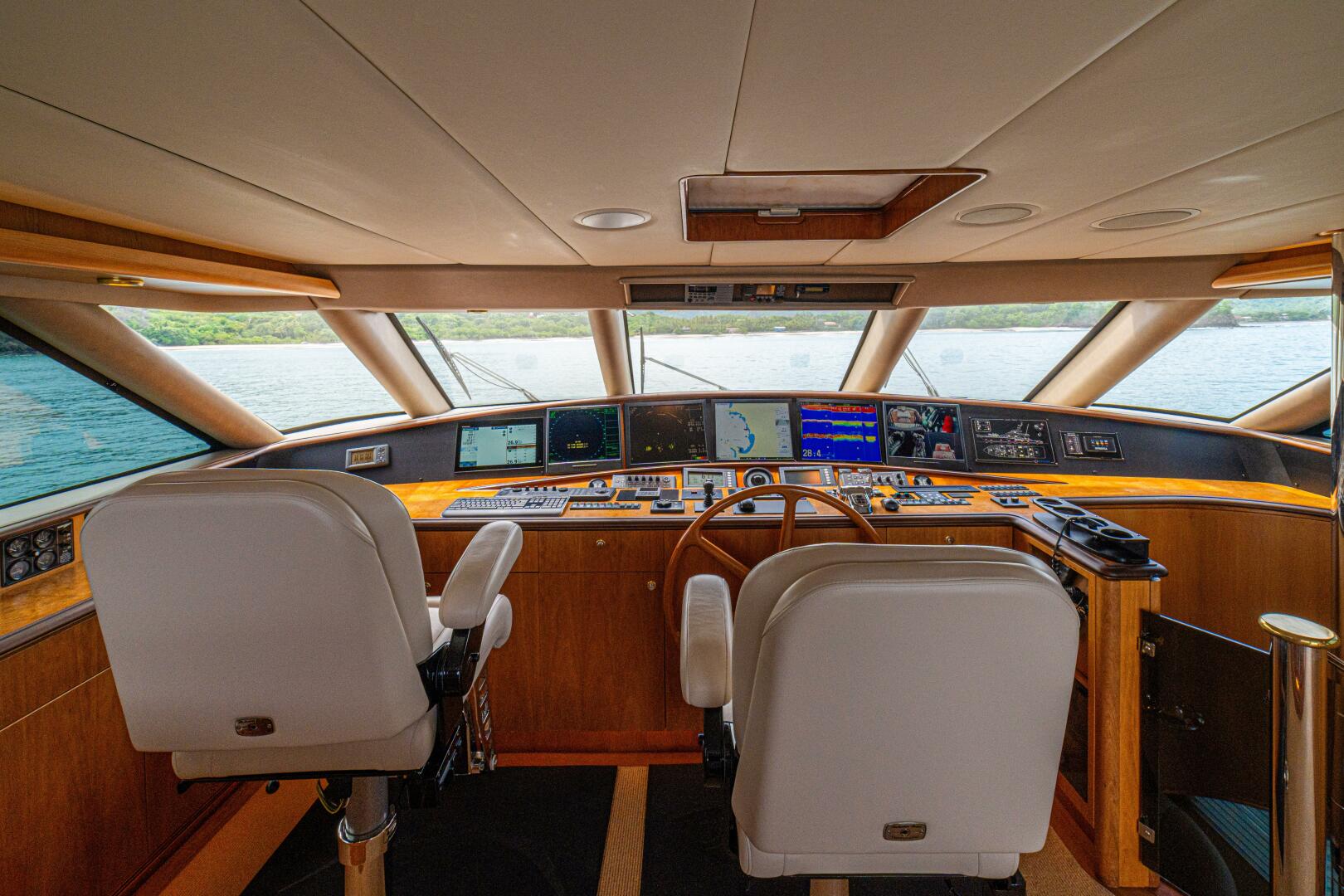 PRIMETIME 98ft Queenship Yacht For Sale