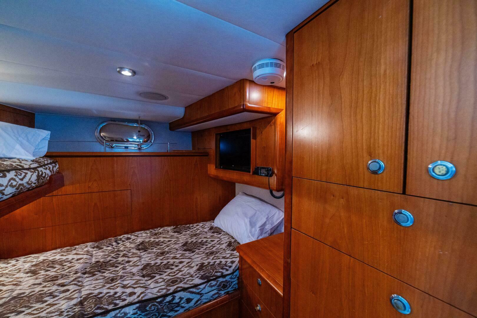 PRIMETIME 98ft Queenship Yacht For Sale