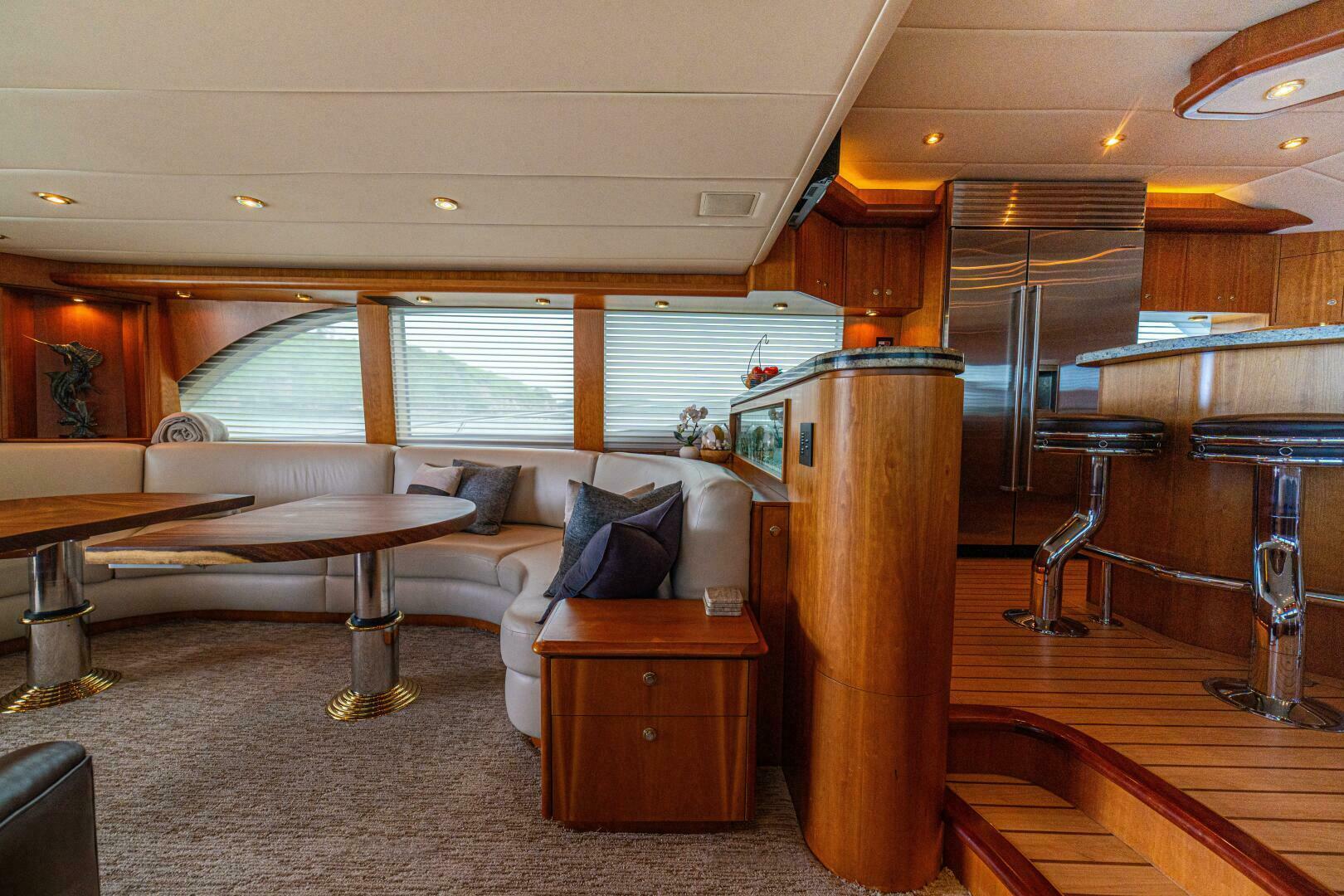 PRIMETIME 98ft Queenship Yacht For Sale