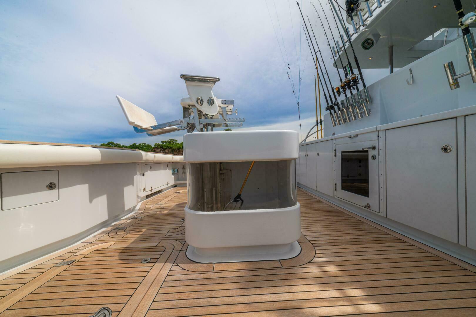 PRIMETIME 98ft Queenship Yacht For Sale