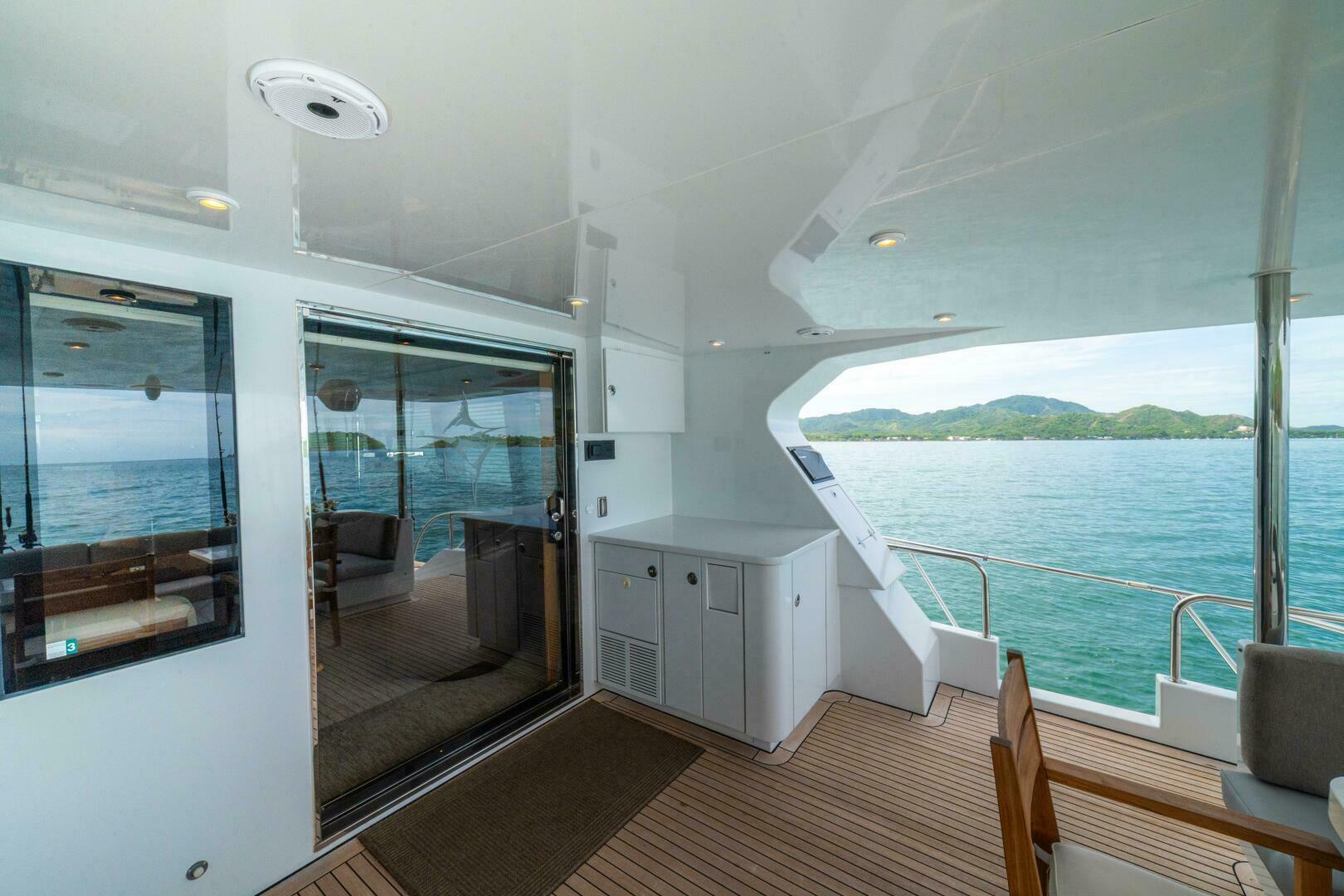 PRIMETIME 98ft Queenship Yacht For Sale