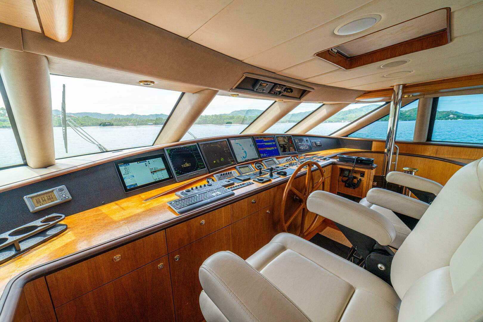 PRIMETIME 98ft Queenship Yacht For Sale