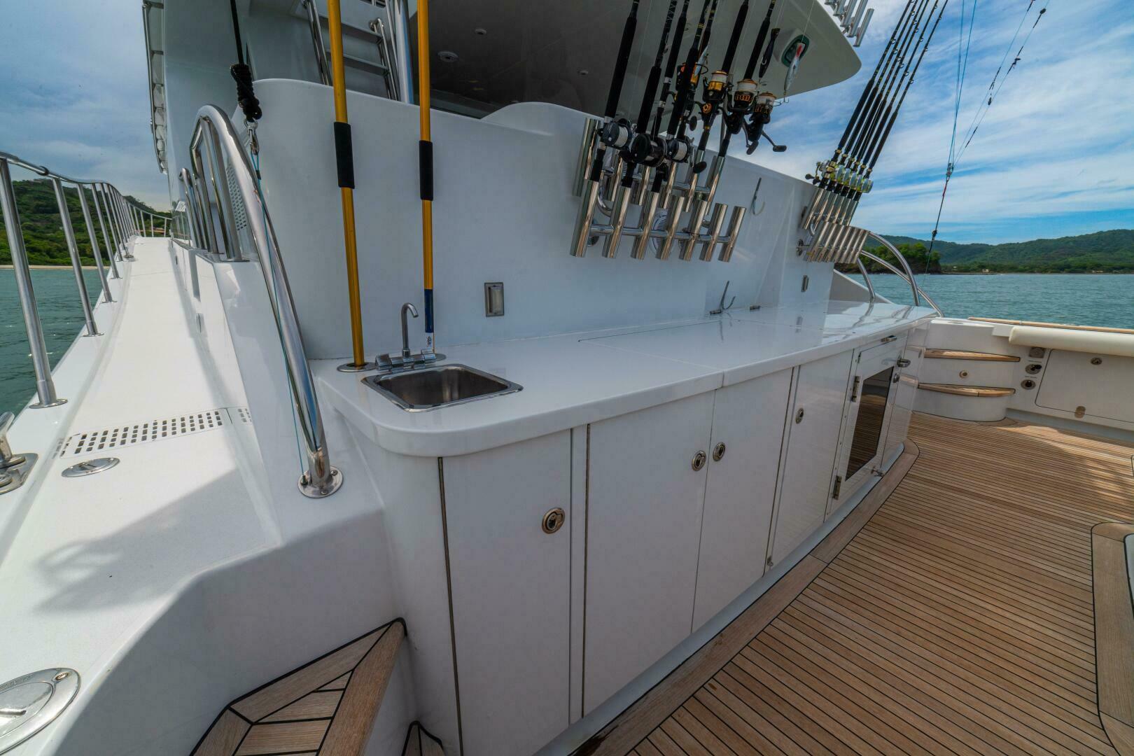 PRIMETIME 98ft Queenship Yacht For Sale